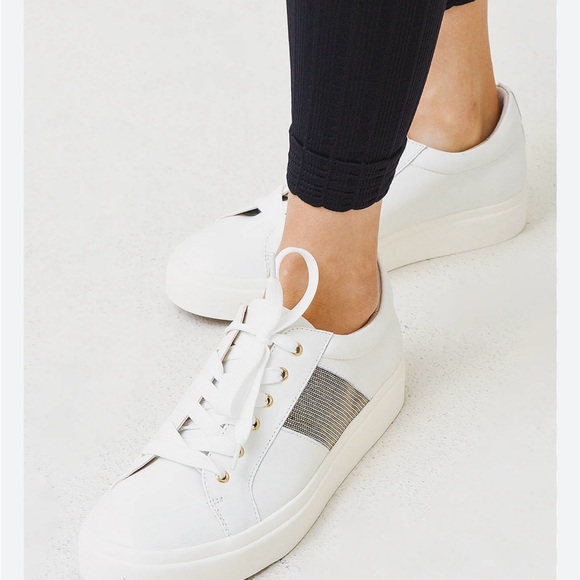 Vaneli Shoes - Vaneli Women’s Yavin White Nappa Casual Sneakers. Size 8.5.